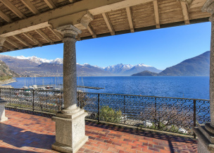 Villa fronte lago a Pianello-del-Lario