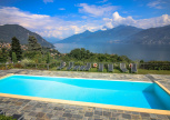 Appartamento moderno con vista panoramica e piscina