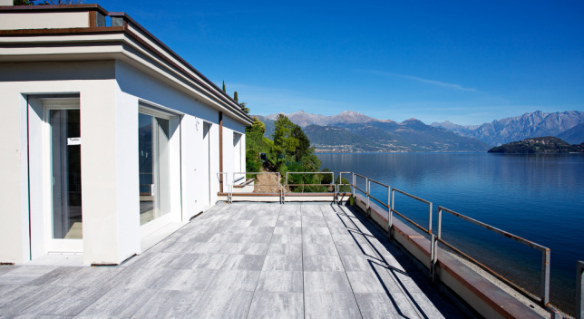 Bella villa fronte lago di Como