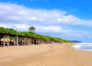 Villa con spiaggia privata sulla costa toscana