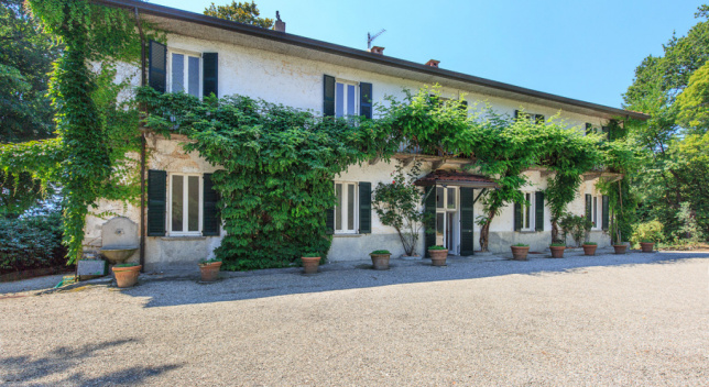 Elegante villa a Ispra sul Lago Maggiore