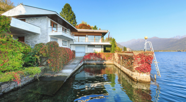 Villa fronte lago Maggiore