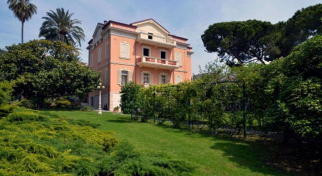 Villa in stile Liberty al mare